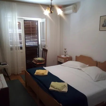 Apartment Apartmani Severin Mrsic *