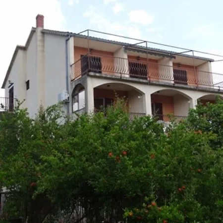 Severin Mrsic * Stari Grad (Hvar)